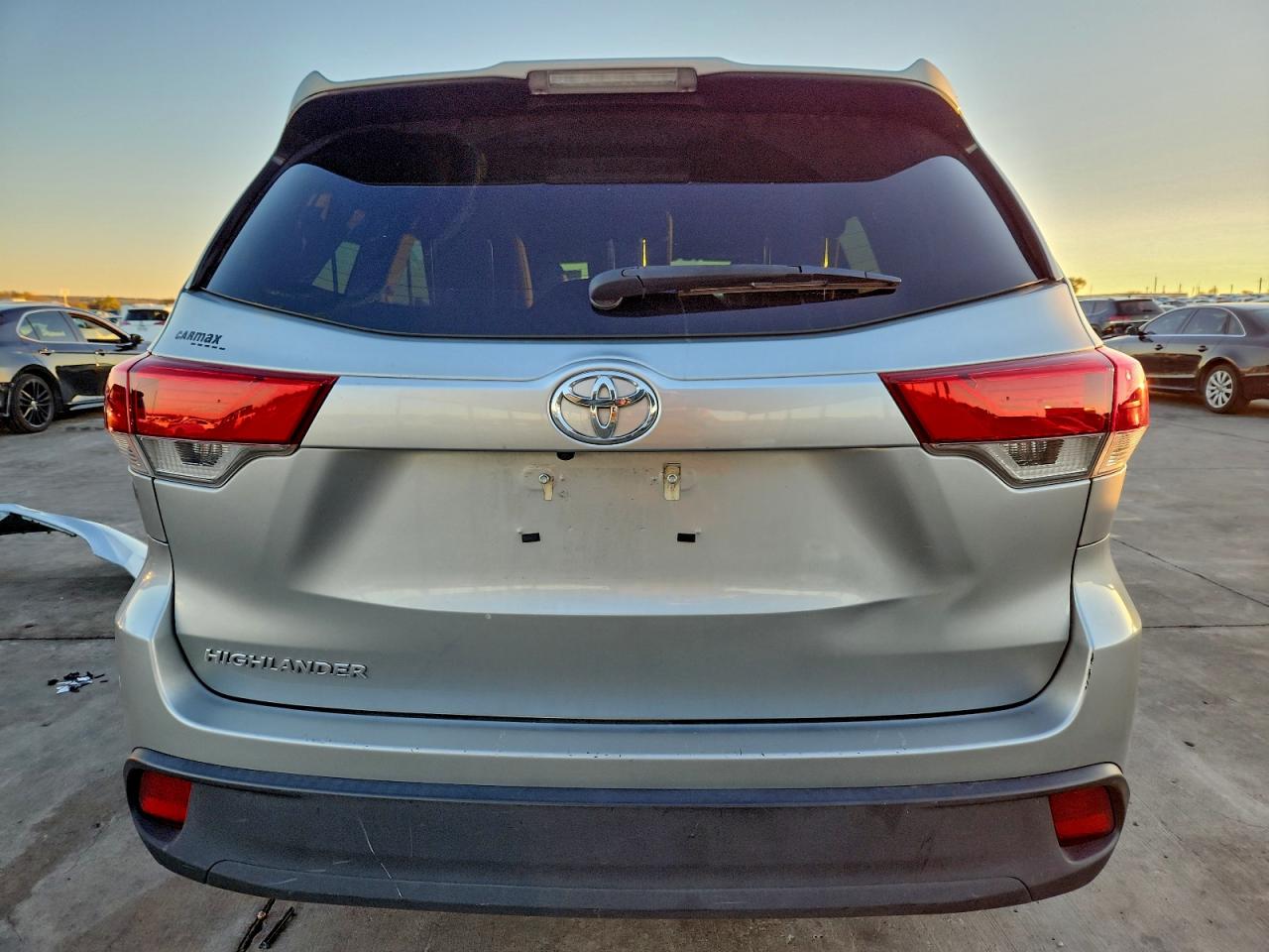 2017 Toyota Highlander Le VIN: 5TDZARFH8HS030698 Lot: 94474265