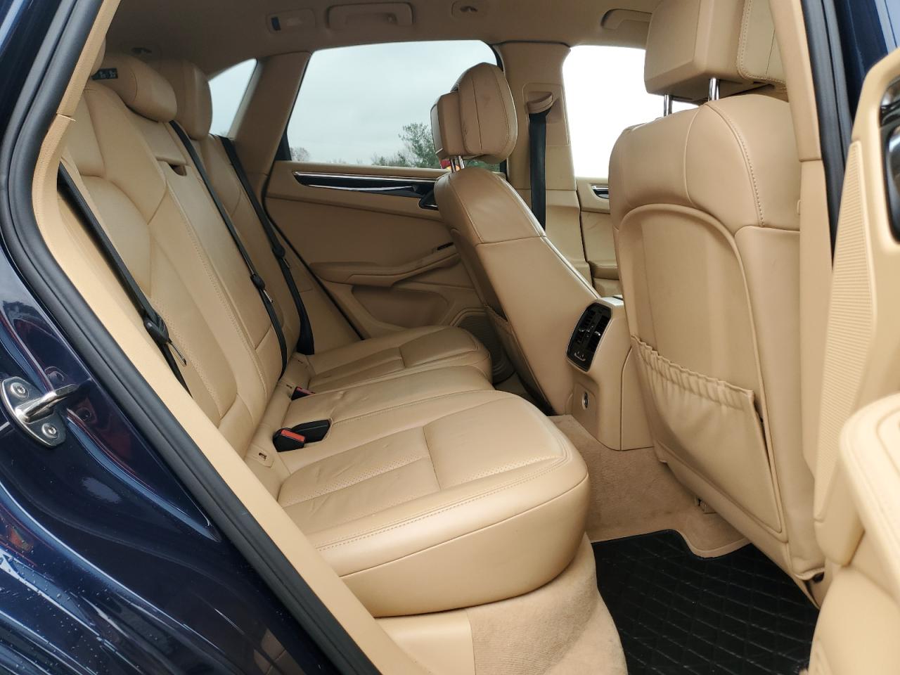 2016 Porsche Macan S VIN: WP1AB2A58GLB56623 Lot: 92384475