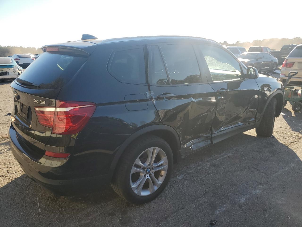 Фото: 5UXWX7C59G0S17562