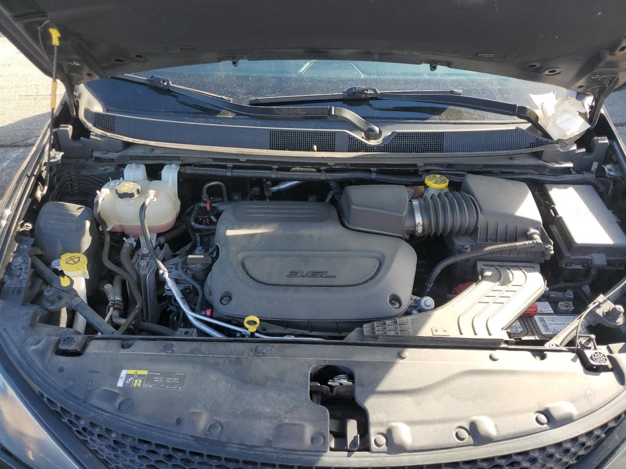 2020 Chrysler Voyager L VIN: 2C4RC1AGXLR235760 Lot: 92608965