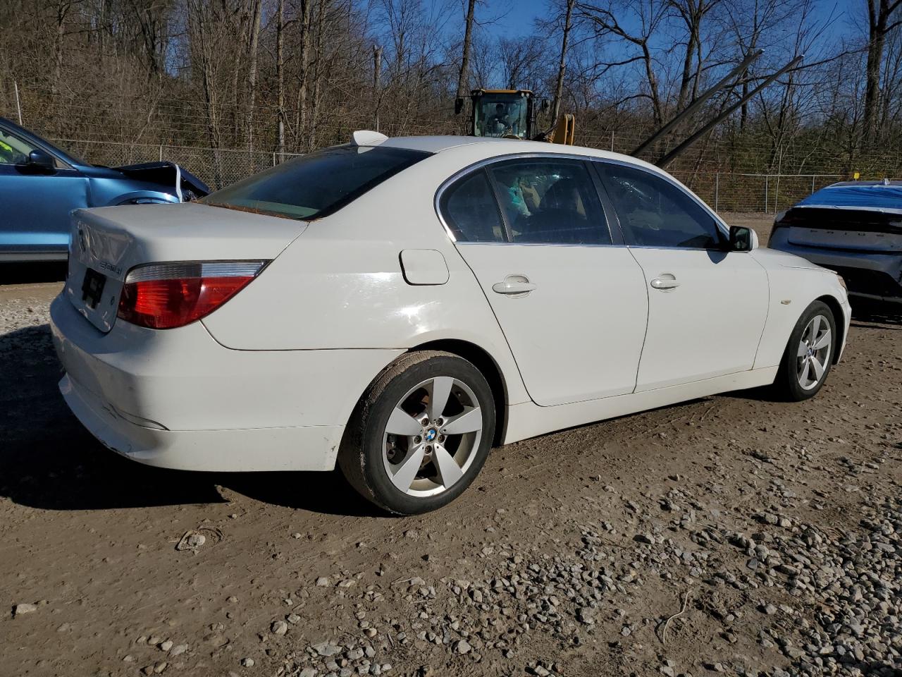 Фото: WBANF735X7CU26367