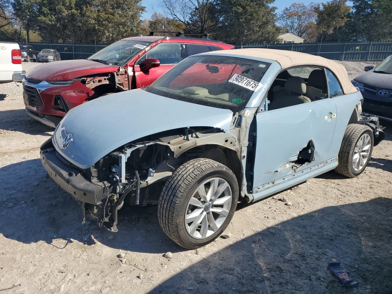 3VW5L7AT5DM828642 VOLKSWAGEN BEETLE Photo 1