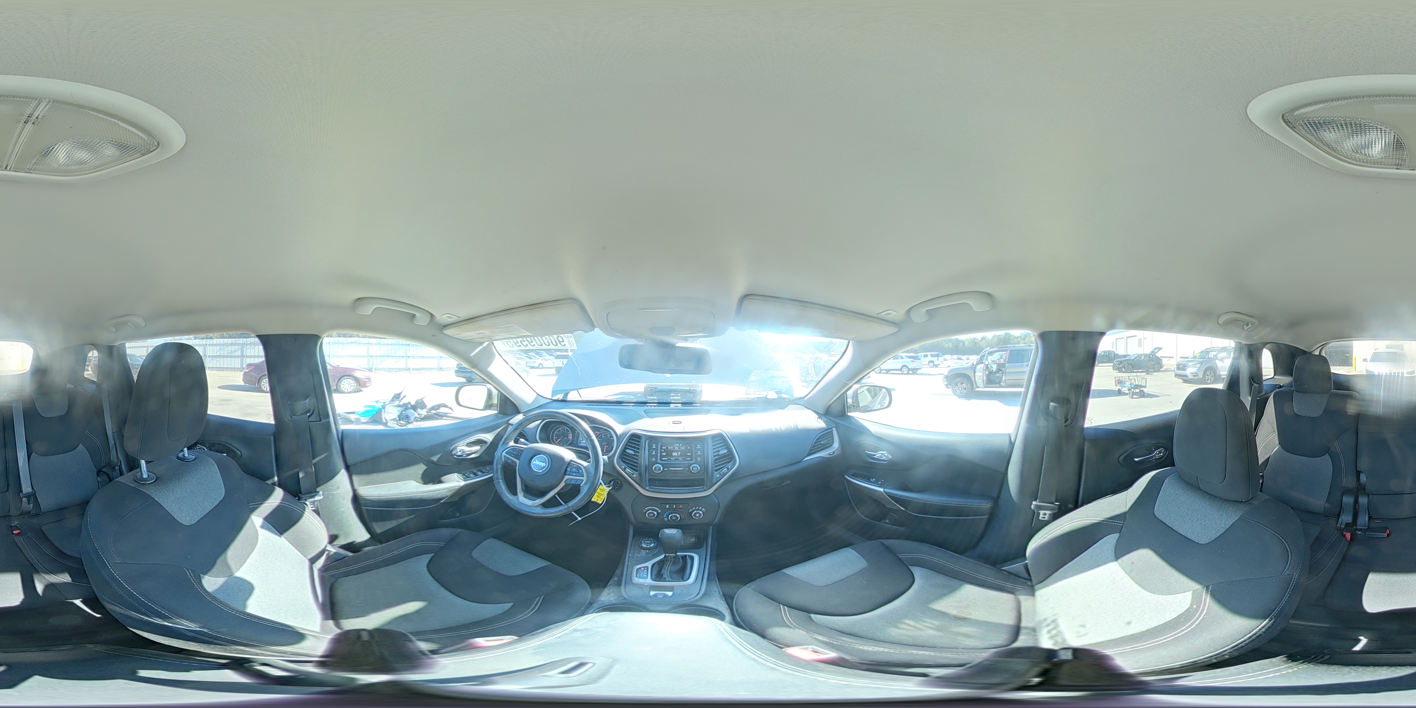 2018 Jeep Cherokee Latitude VIN: 1C4PJMCB9JD561209 Lot: 90009595