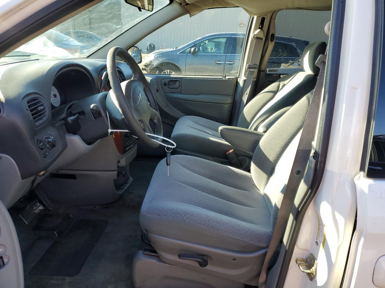 2005 Chrysler Town & Country VIN: 1C4GP45R45B439772 Lot: 91952795