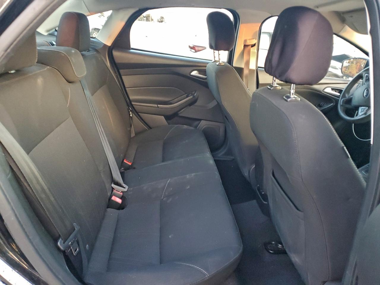 2016 Ford Focus Se VIN: 1FADP3F2XGL271671 Lot: 94609625