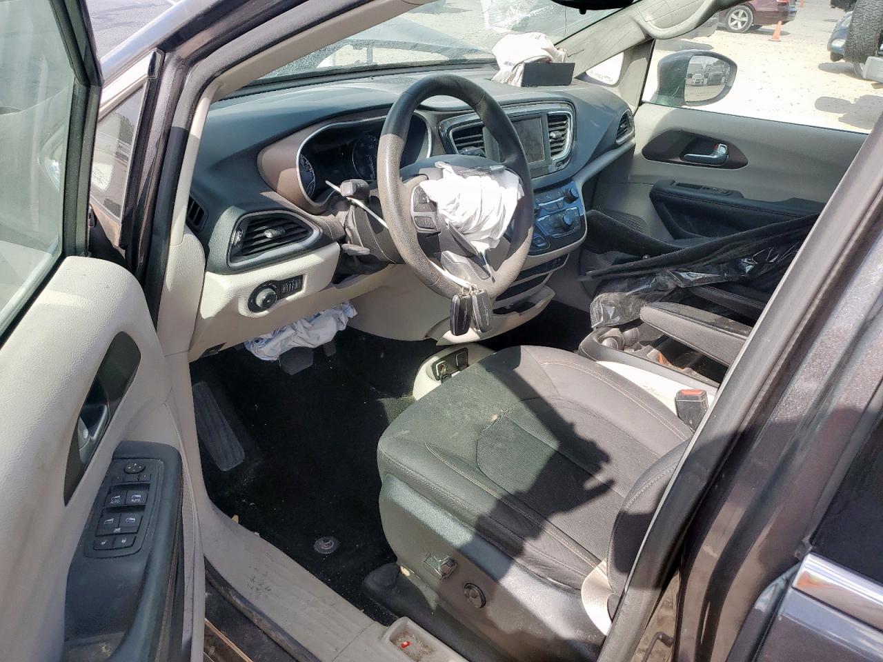 2018 Chrysler Pacifica Touring Plus VIN: 2C4RC1FG9JR279948 Lot: 92717225