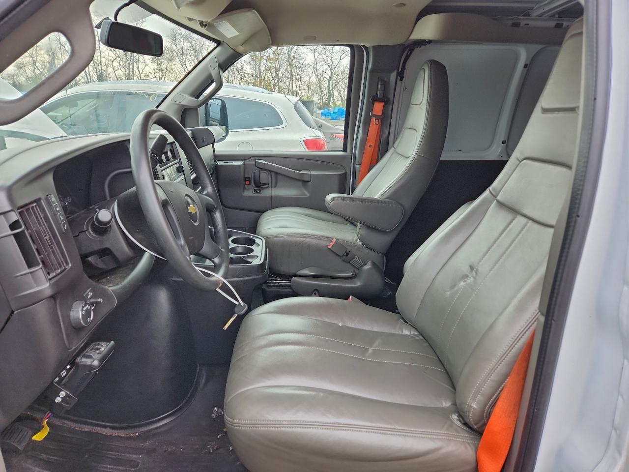 2020 Chevrolet Express G2 Van VIN: 1GCWGAF19L1270886 Lot: 94082675