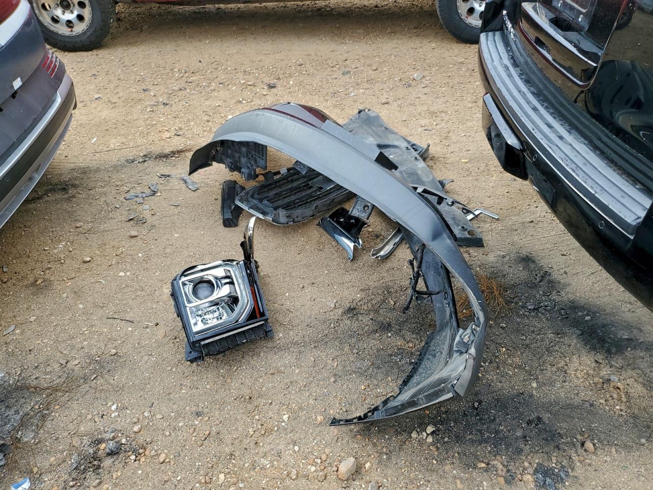 2017 GMC Yukon Xl K1500 Slt VIN: 1GKS2GKC7HR324545 Lot: 93954295