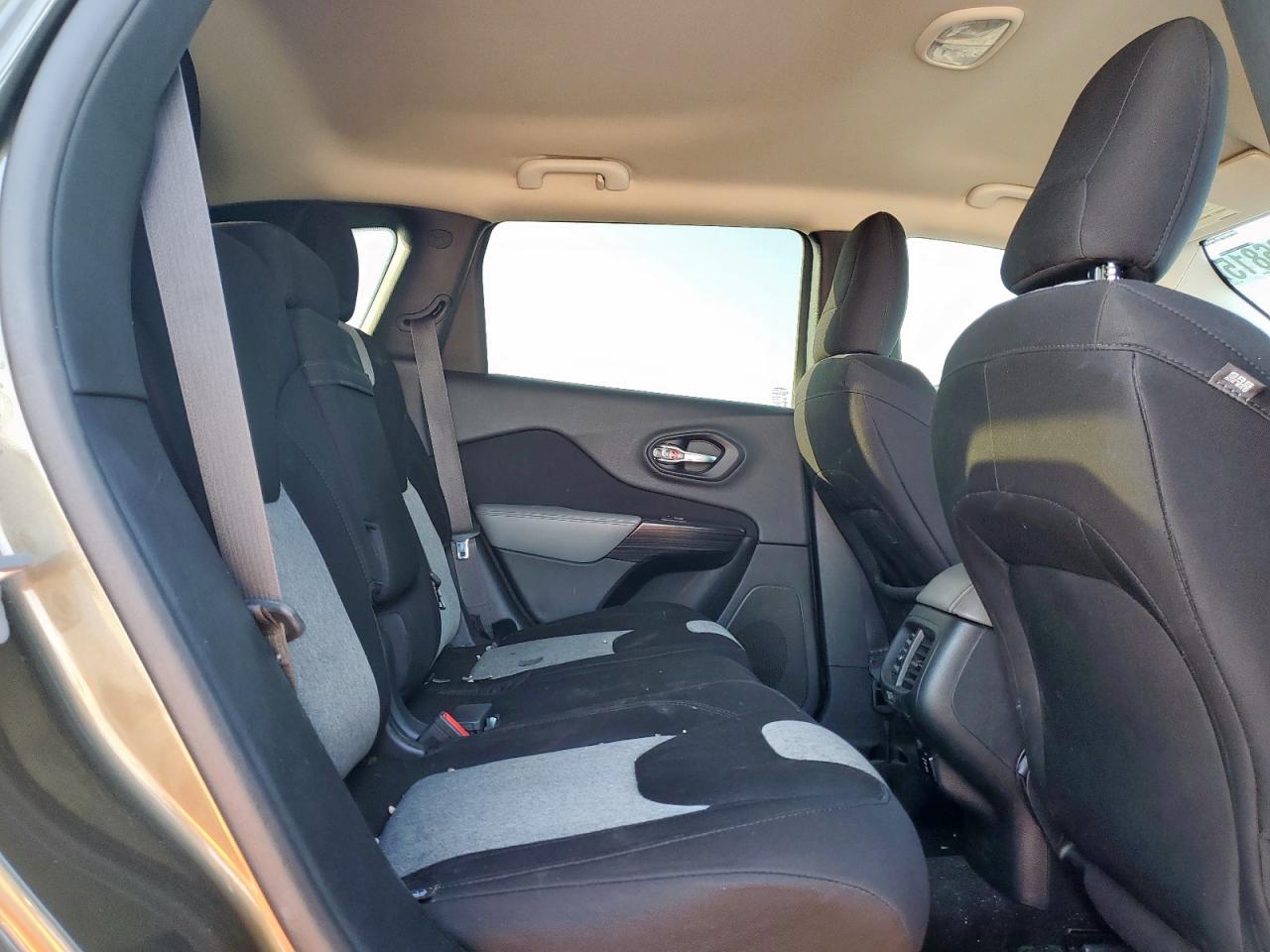 2014 Jeep Cherokee Latitude VIN: 1C4PJMCBXEW297797 Lot: 92186815