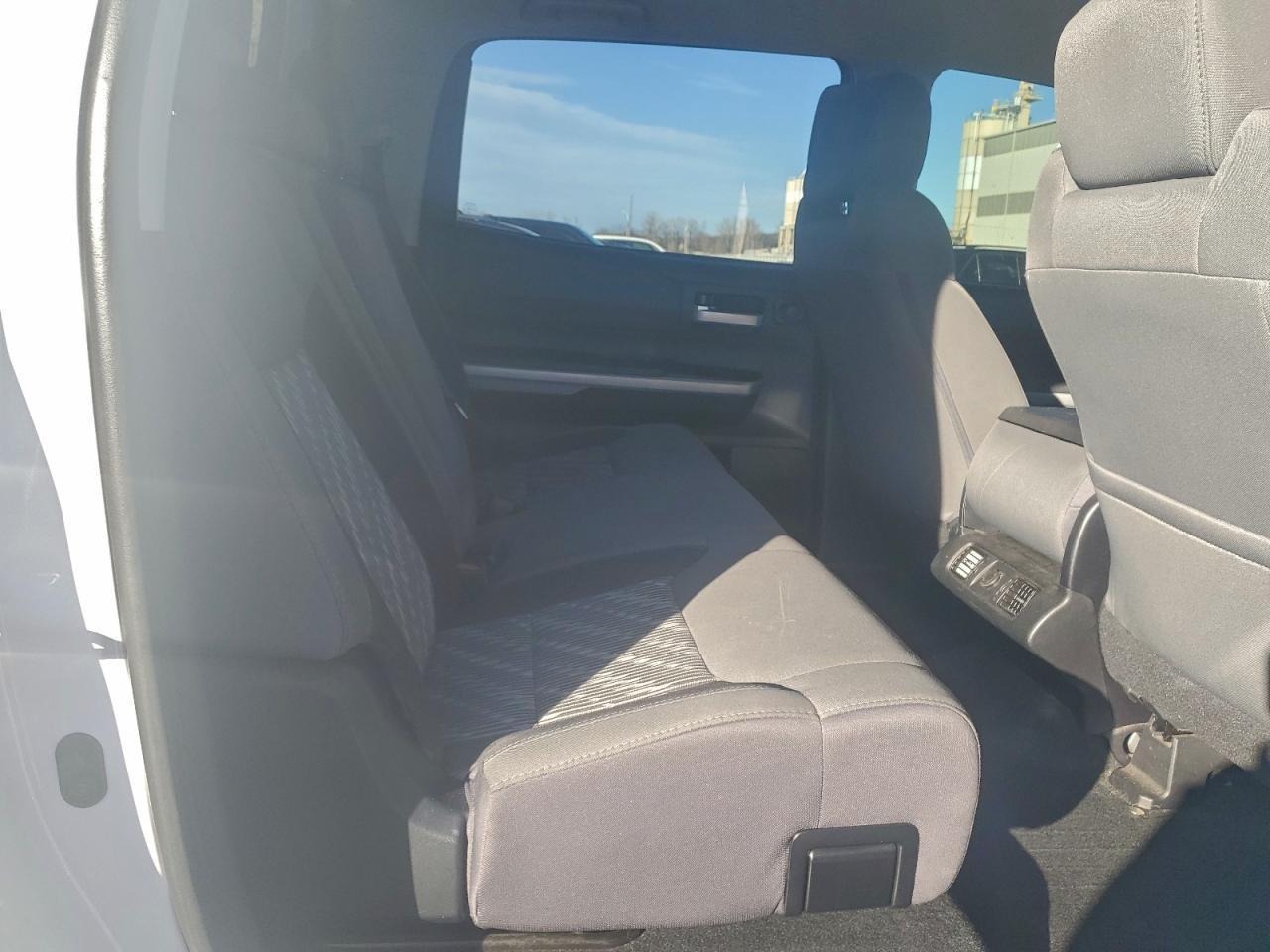 2018 Toyota Tundra Crewmax Sr5 VIN: 5TFDY5F12JX720609 Lot: 94480295