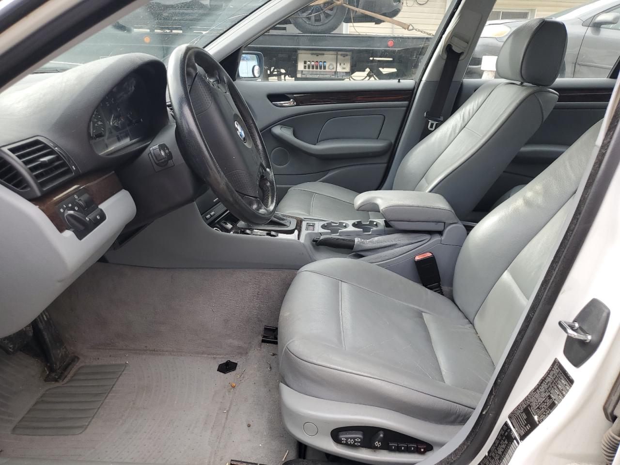 2003 BMW 325 I VIN: WBAEV33403KR25407 Lot: 91111125