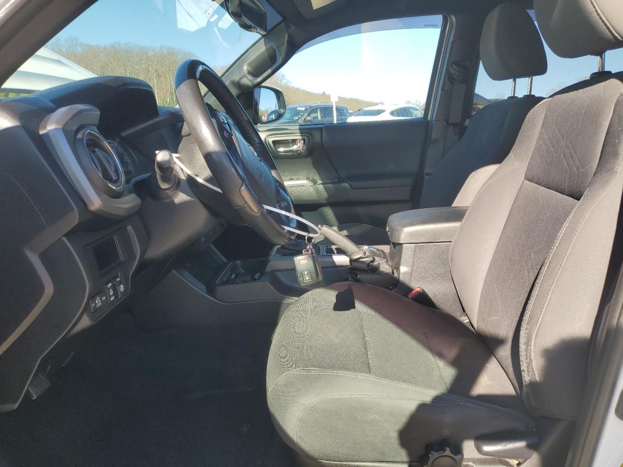 2017 Toyota Tacoma Double Cab VIN: 3TMDZ5BN5HM029208 Lot: 92945305