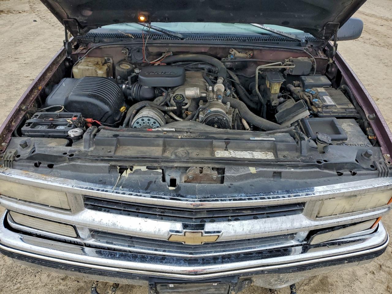 1996 Chevrolet Suburban K2500 VIN: 3GNGK26J9TG163225 Lot: 94329185