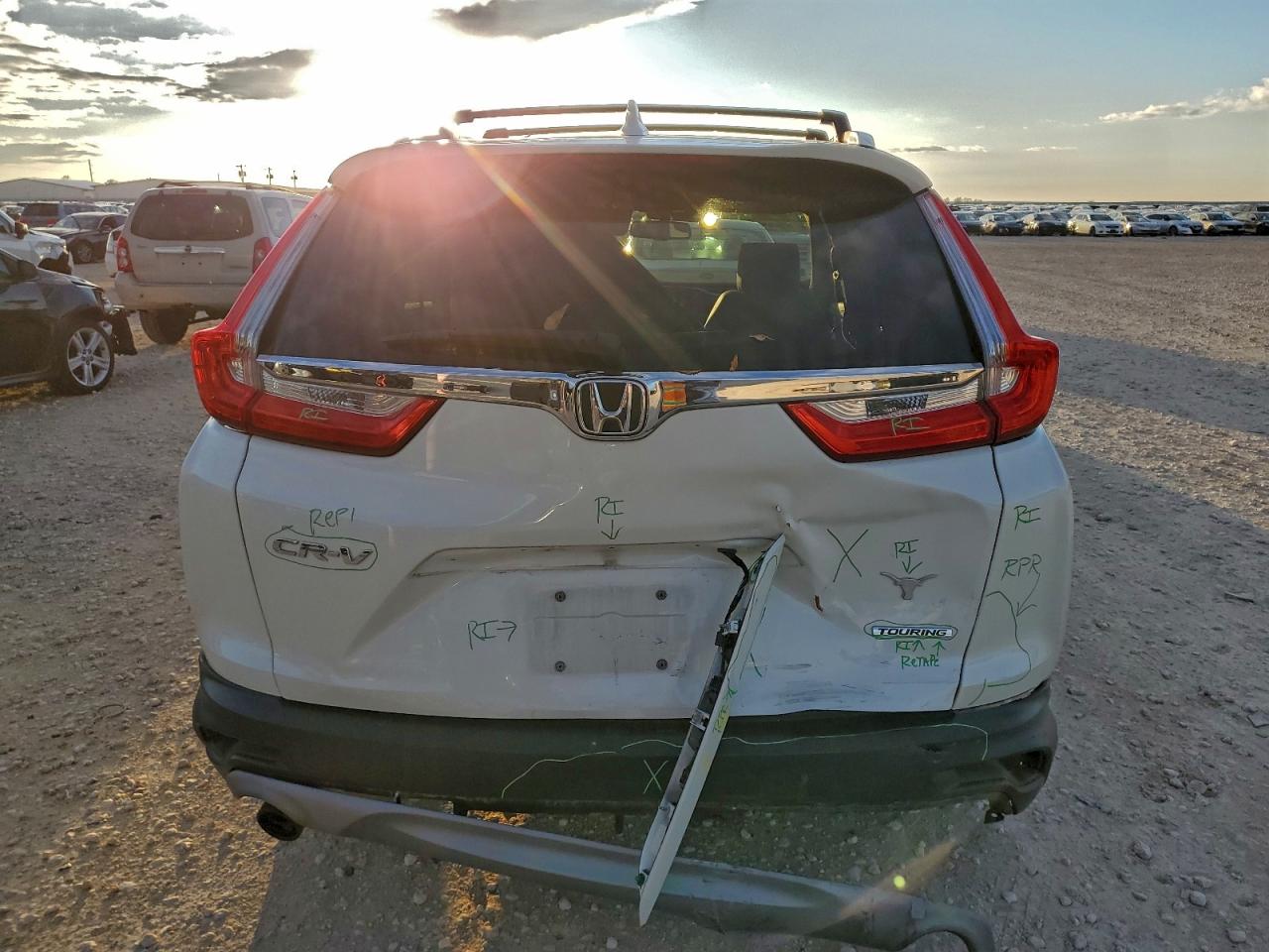 2017 Honda Cr-V Touring VIN: 5J6RW1H9XHL007699 Lot: 92131905