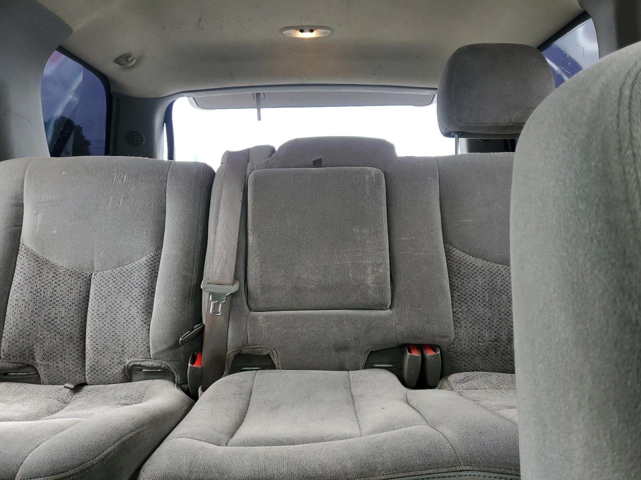 2005 Chevrolet Tahoe C1500 VIN: 1GNEC13VX5R240631 Lot: 93112275