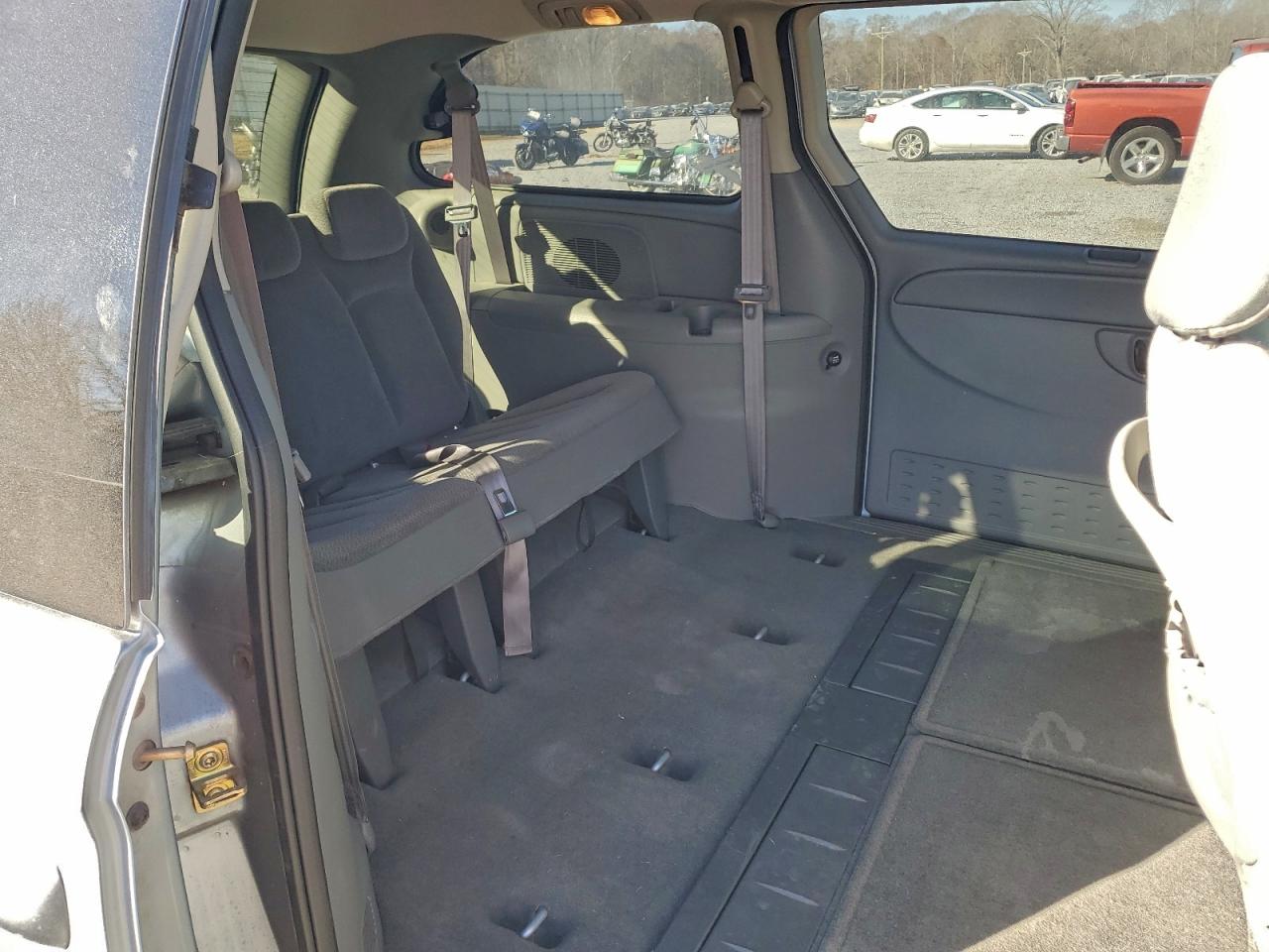 2005 Dodge Grand Caravan Sxt VIN: 2D4GP44L25R261989 Lot: 94076265