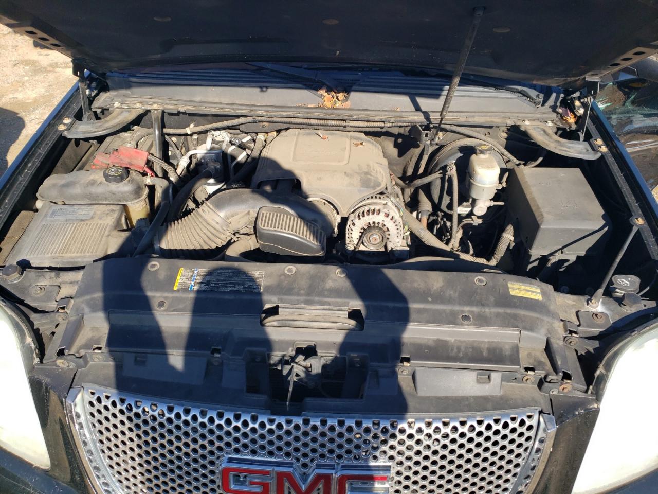 2010 GMC Yukon Denali VIN: 1GKUKEEF8AR193599 Lot: 92945245