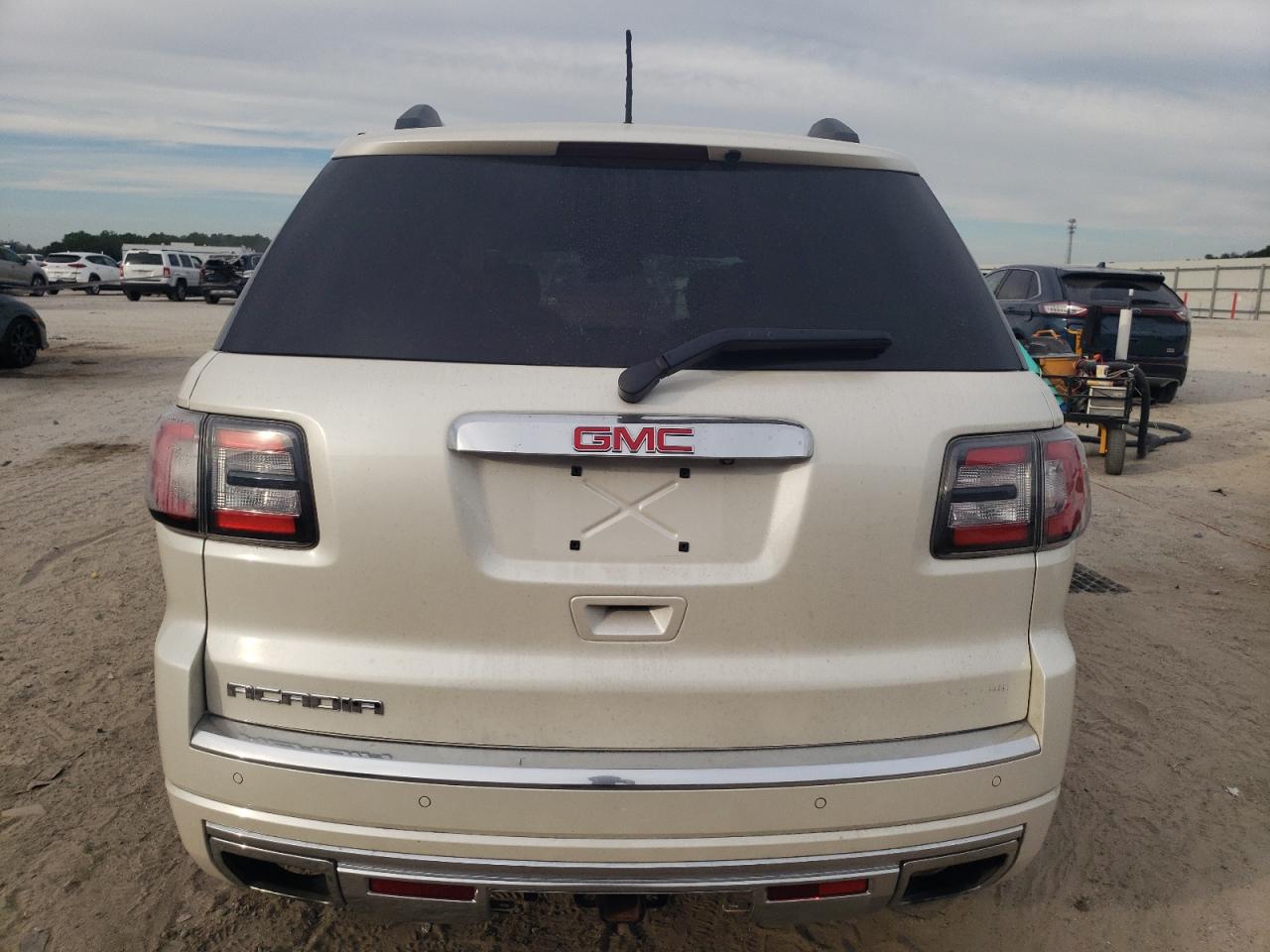 2015 GMC Acadia Denali VIN: 1GKKRTKD8FJ256572 Lot: 91463225