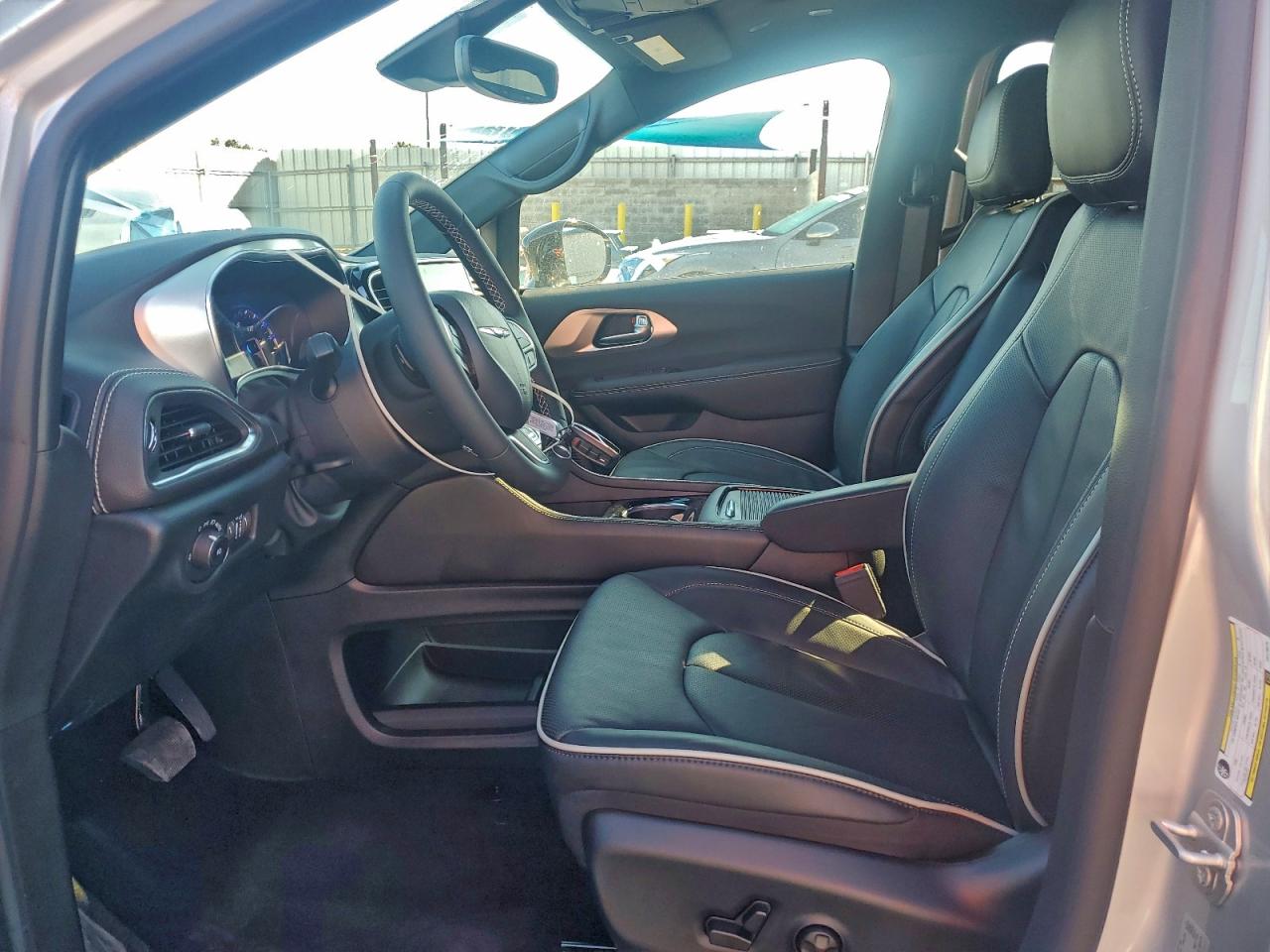 2026 Chrysler Pacifica Limited VIN: 2C4RC1GG9TR179575 Lot: 93970145