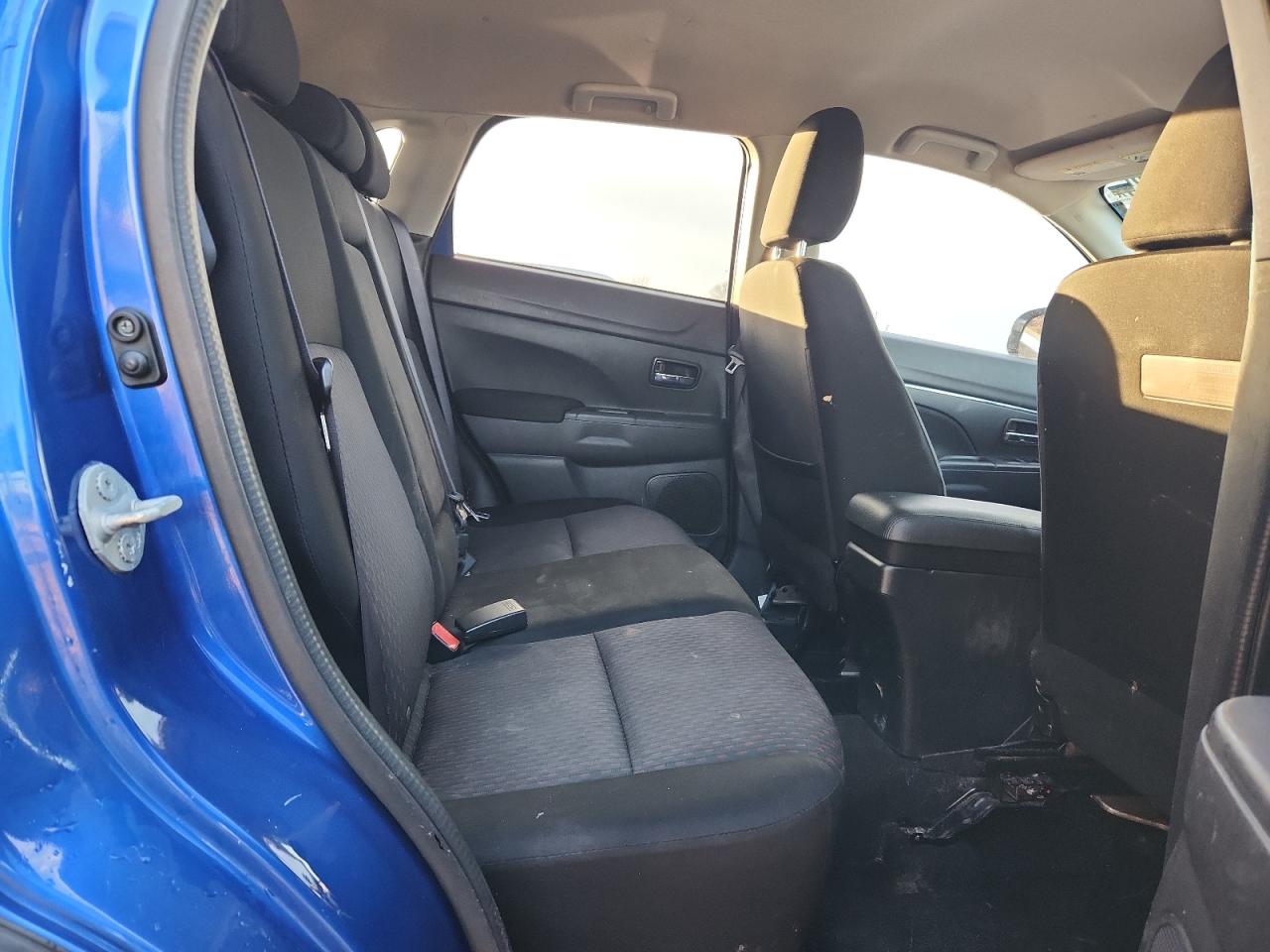 2018 Mitsubishi Outlander Sport Es VIN: JA4AP3AU0JU007196 Lot: 92897935