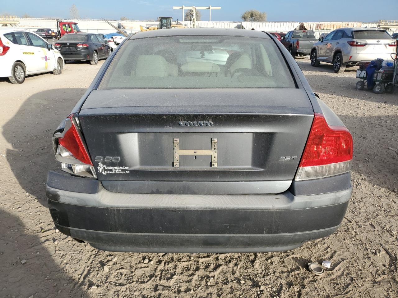 2004 Volvo S60 2.5T VIN: YV1RS59V142419556 Lot: 92820605