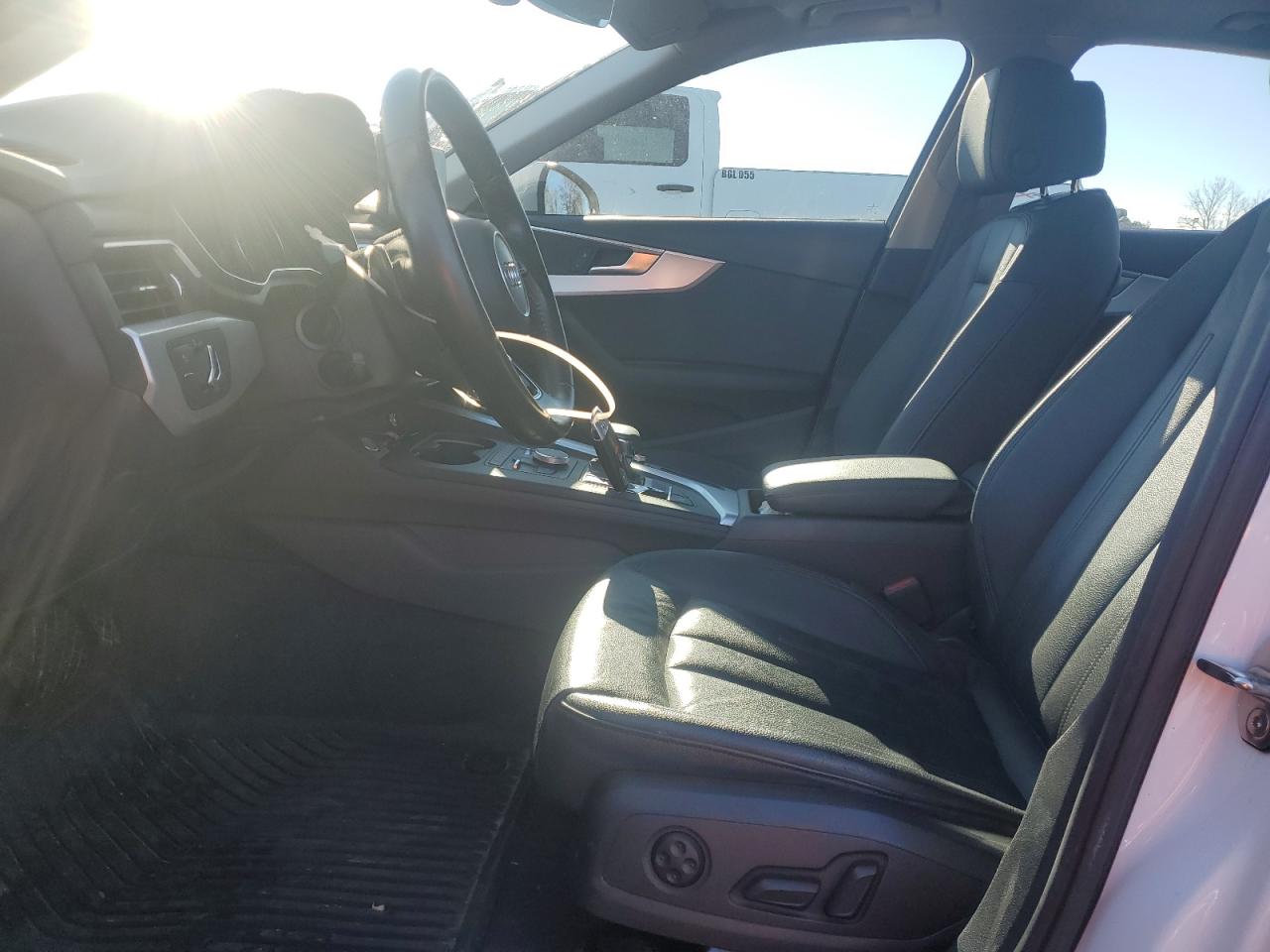 2018 Audi A4 Komfort VIN: WAUANAF43JN006852 Lot: 93503215