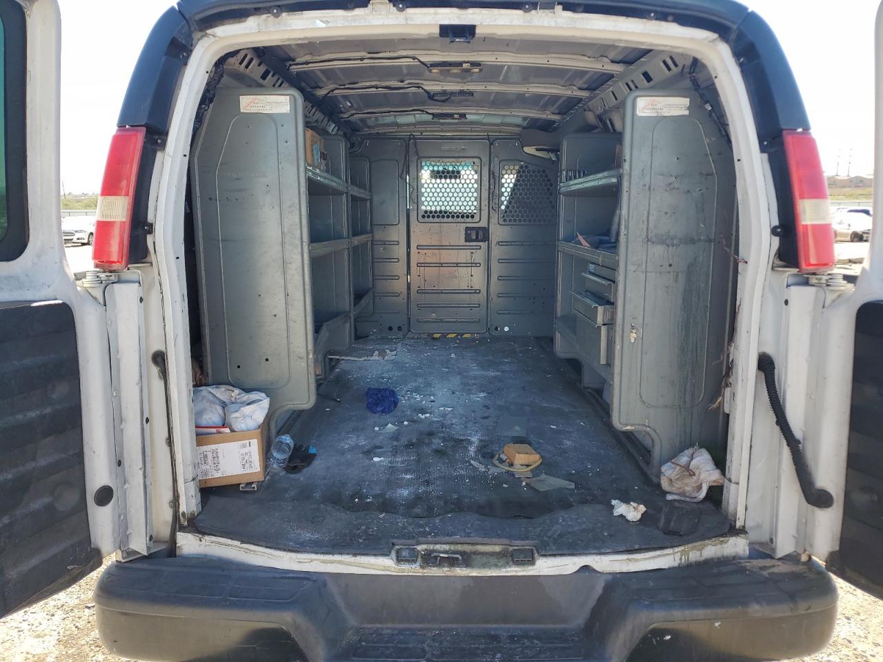 2017 Chevrolet Express G2500 VIN: 1GCWGAFF3H1118766 Lot: 92590905