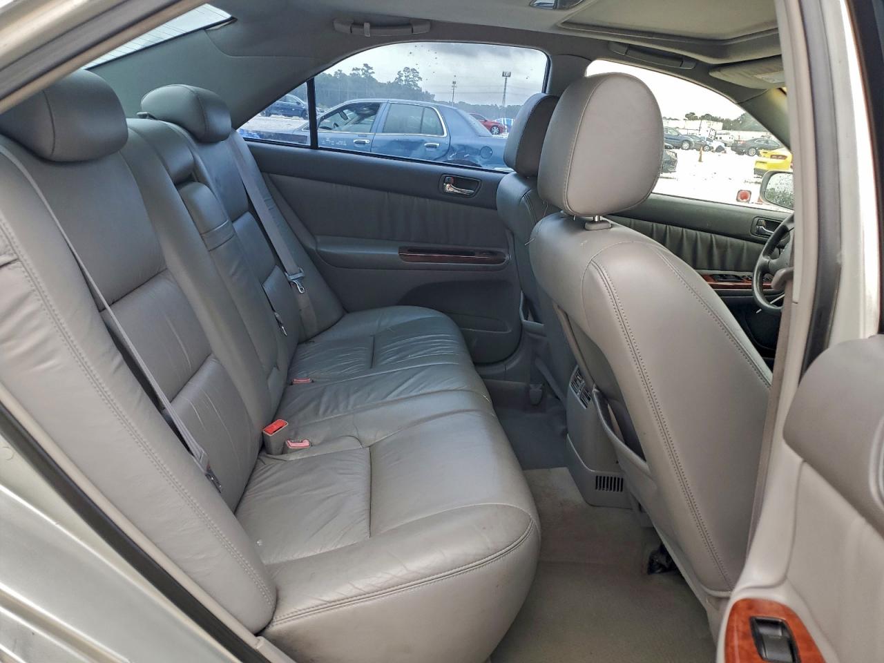 2003 Toyota Camry Le VIN: 4T1BF32K53U057049 Lot: 93823835