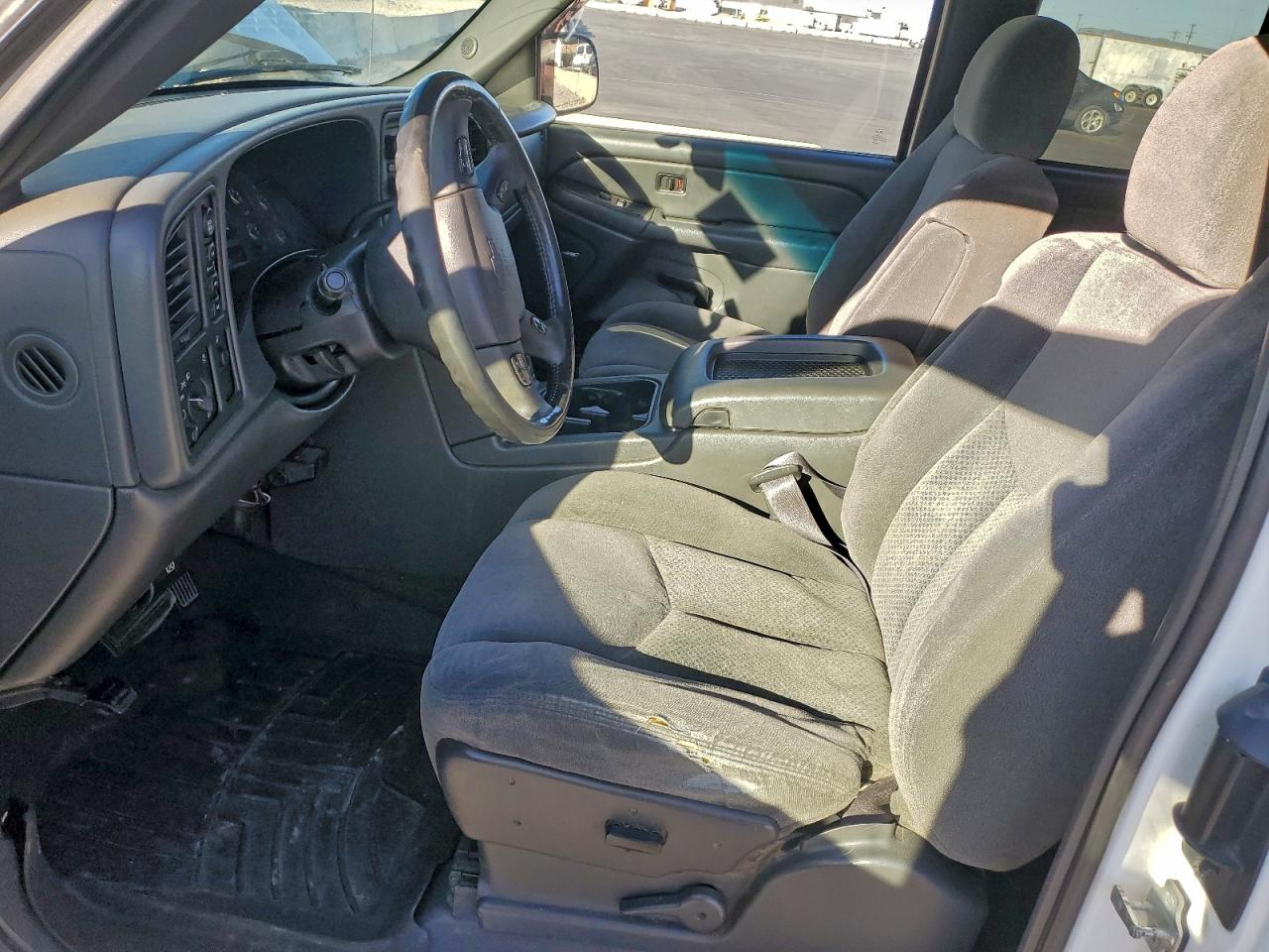 2005 Chevrolet Silverado K1500 VIN: 1GCEK19TX5Z115369 Lot: 94351735