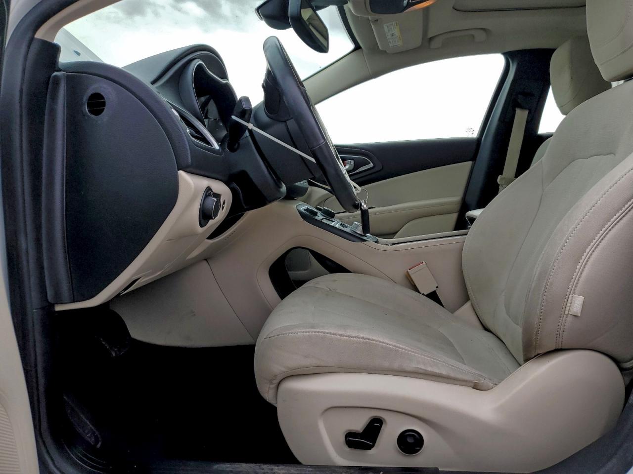 2015 Chrysler 200 Limited VIN: 1C3CCCAB0FN558503 Lot: 93598235