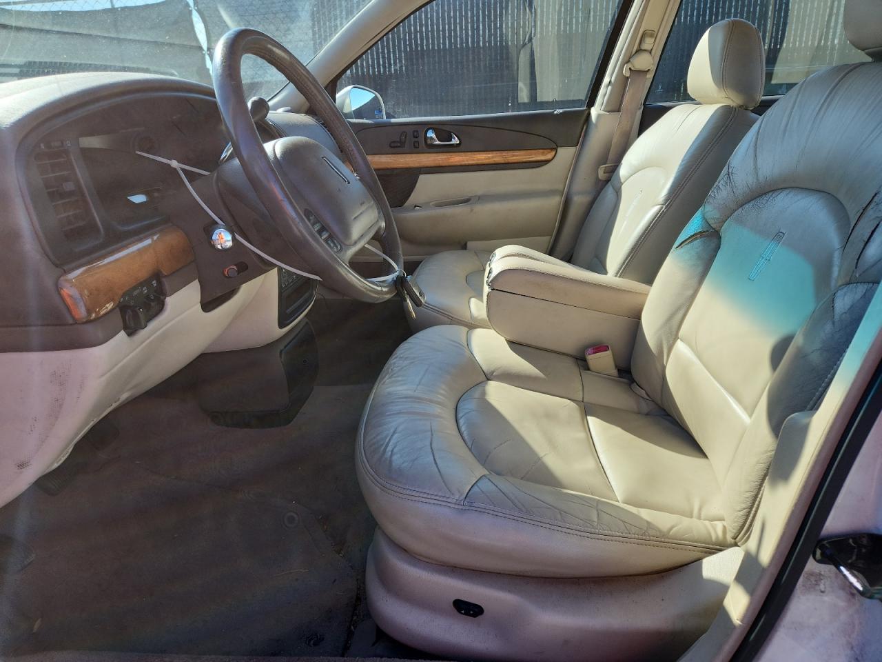 2002 Lincoln Continental VIN: 1LNHM97V72Y697857 Lot: 82723115