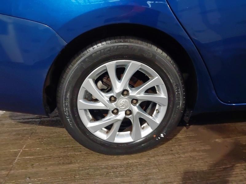 2016 TOYOTA AURIS BUSI