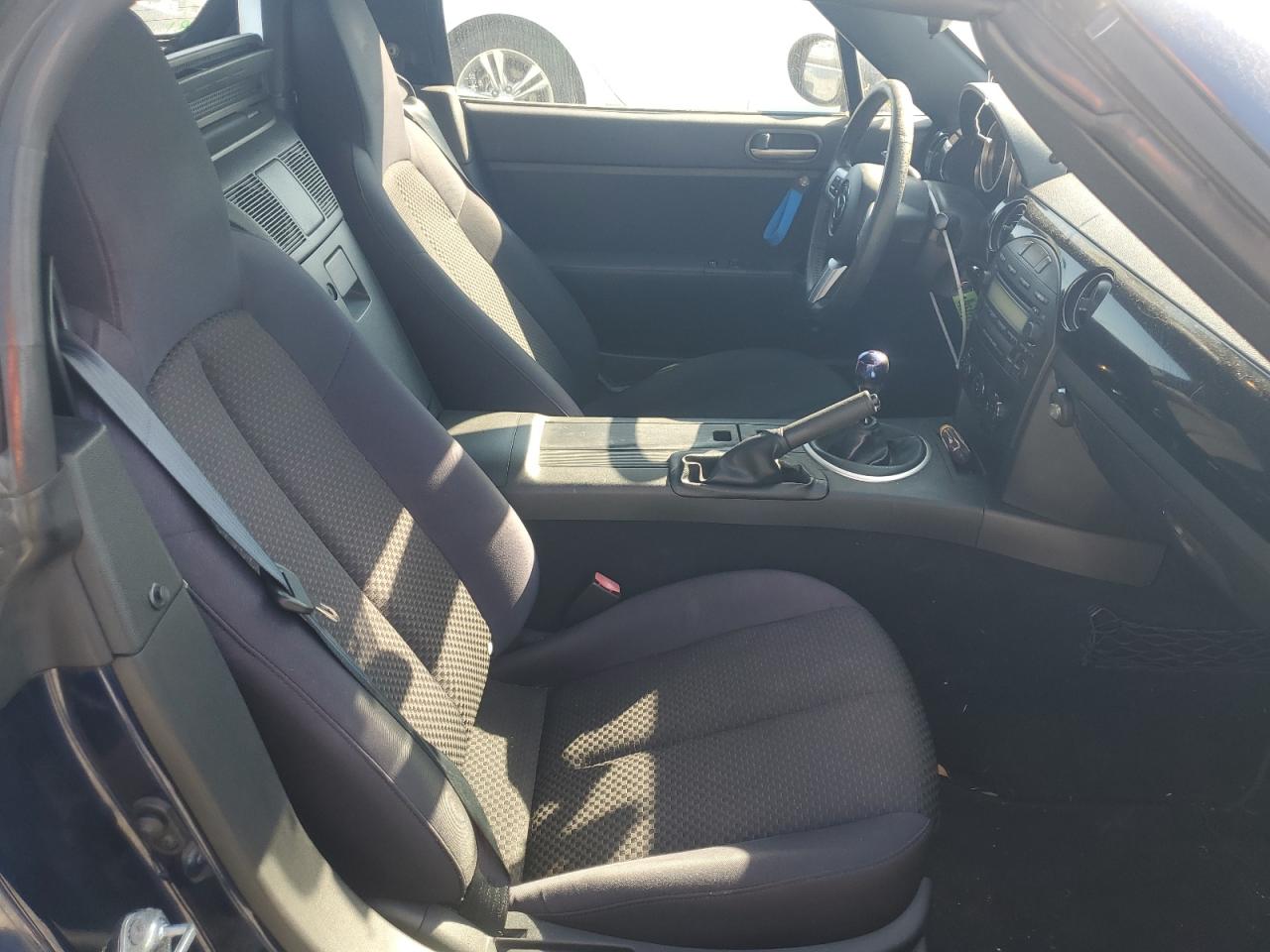 2007 Mazda Mx-5 Miata VIN: JM1NC26F270135821 Lot: 93311235