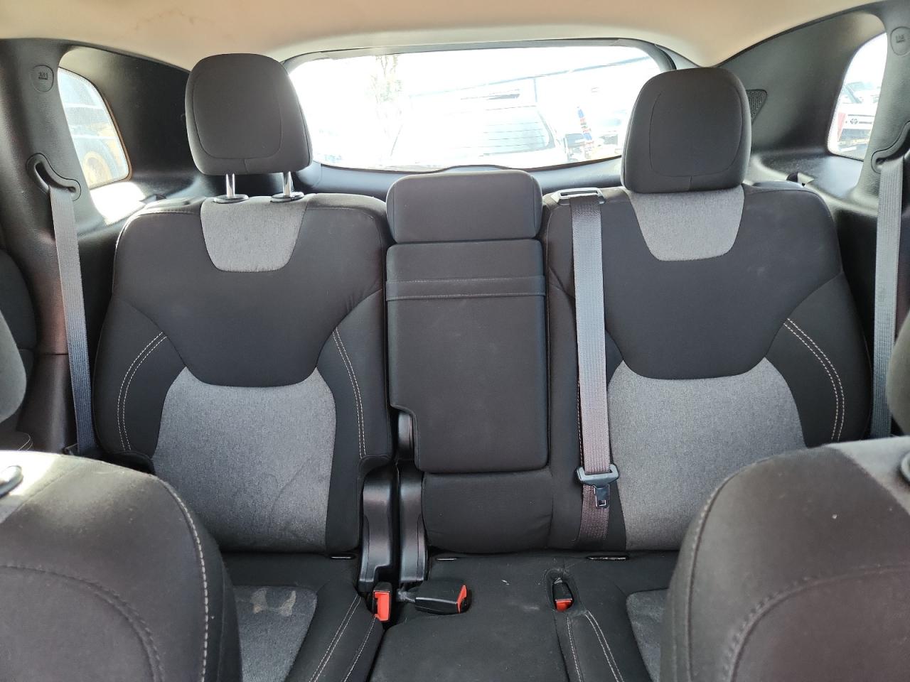 2015 Jeep Cherokee Sport VIN: 1C4PJMAB4FW777077 Lot: 90635565