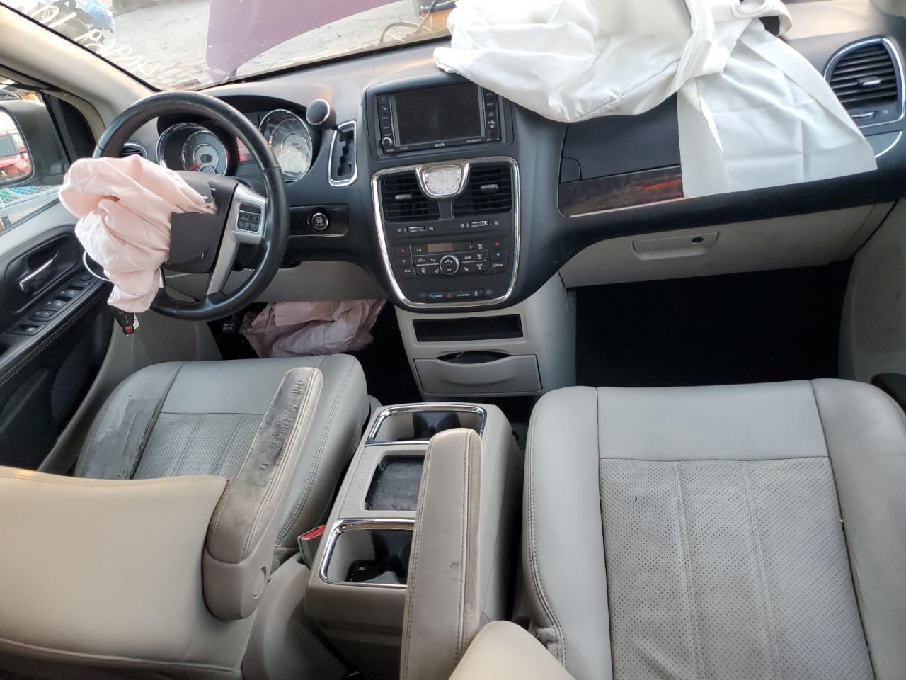 2013 Chrysler Town & Country Touring L VIN: 2C4RC1CG4DR722726 Lot: 93215175