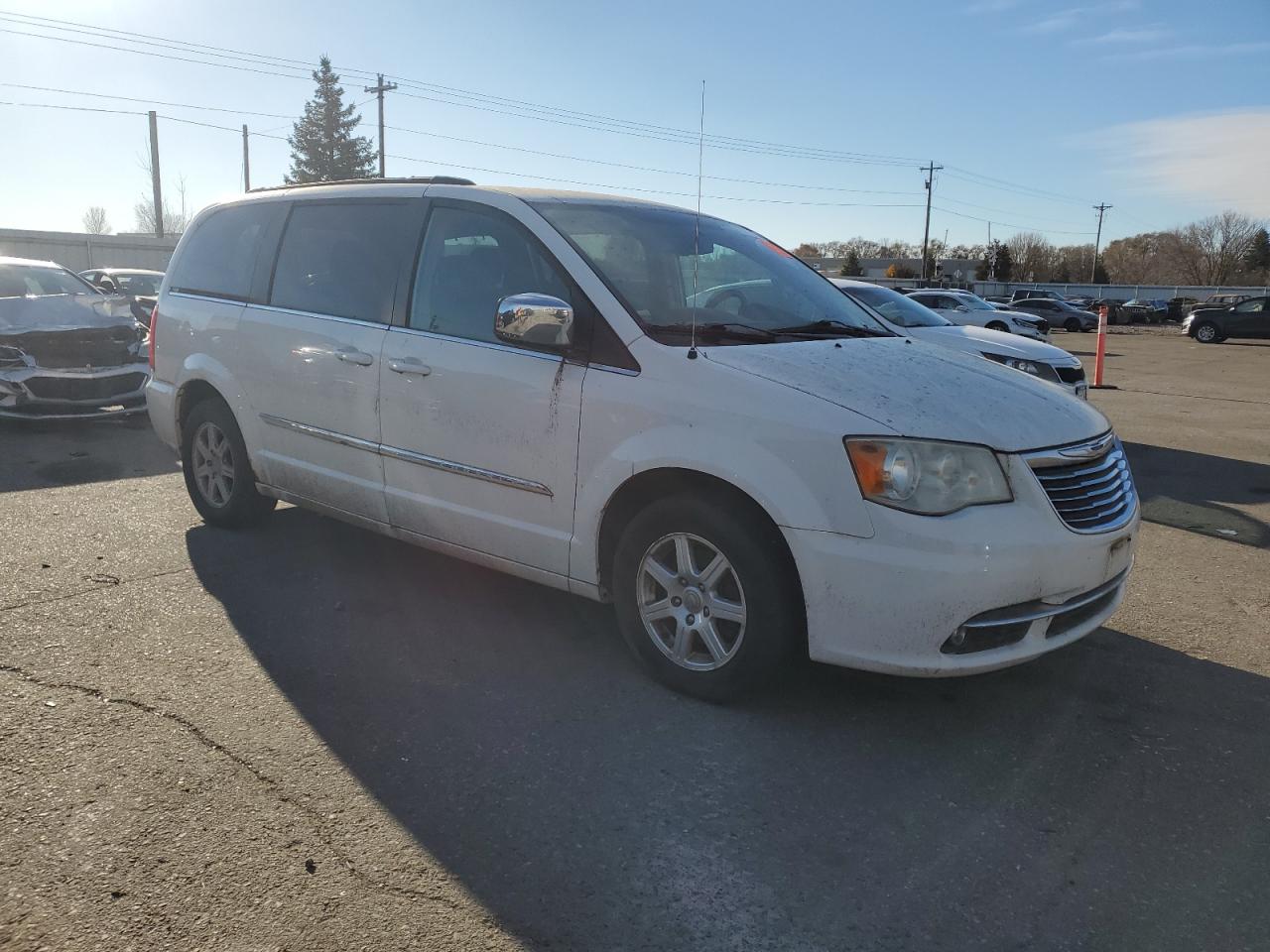 2001 Chrysler Town & Country Touring L VIN: 2A4RR8DG0BR703300 Lot: 92622155