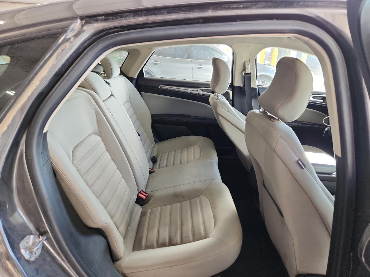 2019 Ford Fusion S VIN: 3FA6P0G76KR148364 Lot: 92075335