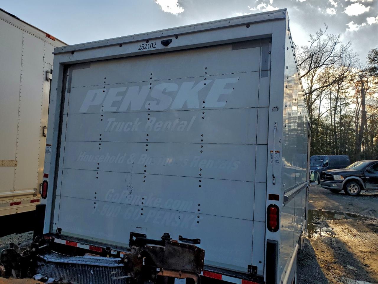 2022 GMC Savana Cut - Delivery Truck VIN: 7GZ37TC79NN011966 Lot: 91908945