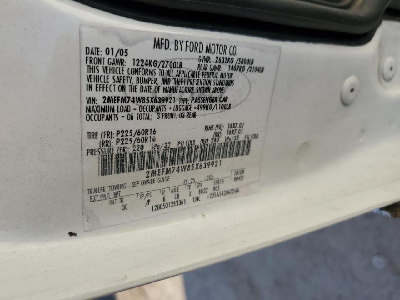 2005 Mercury Grand Marquis Gs VIN: 2MEFM74W85X639921 Lot: 92725035