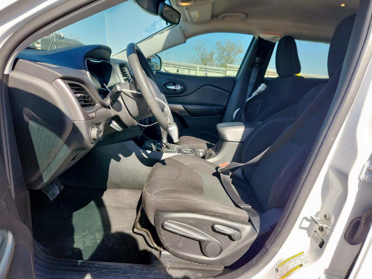 2021 Jeep Cherokee Latitude VIN: 1C4PJLCBXMD150965 Lot: 92487425