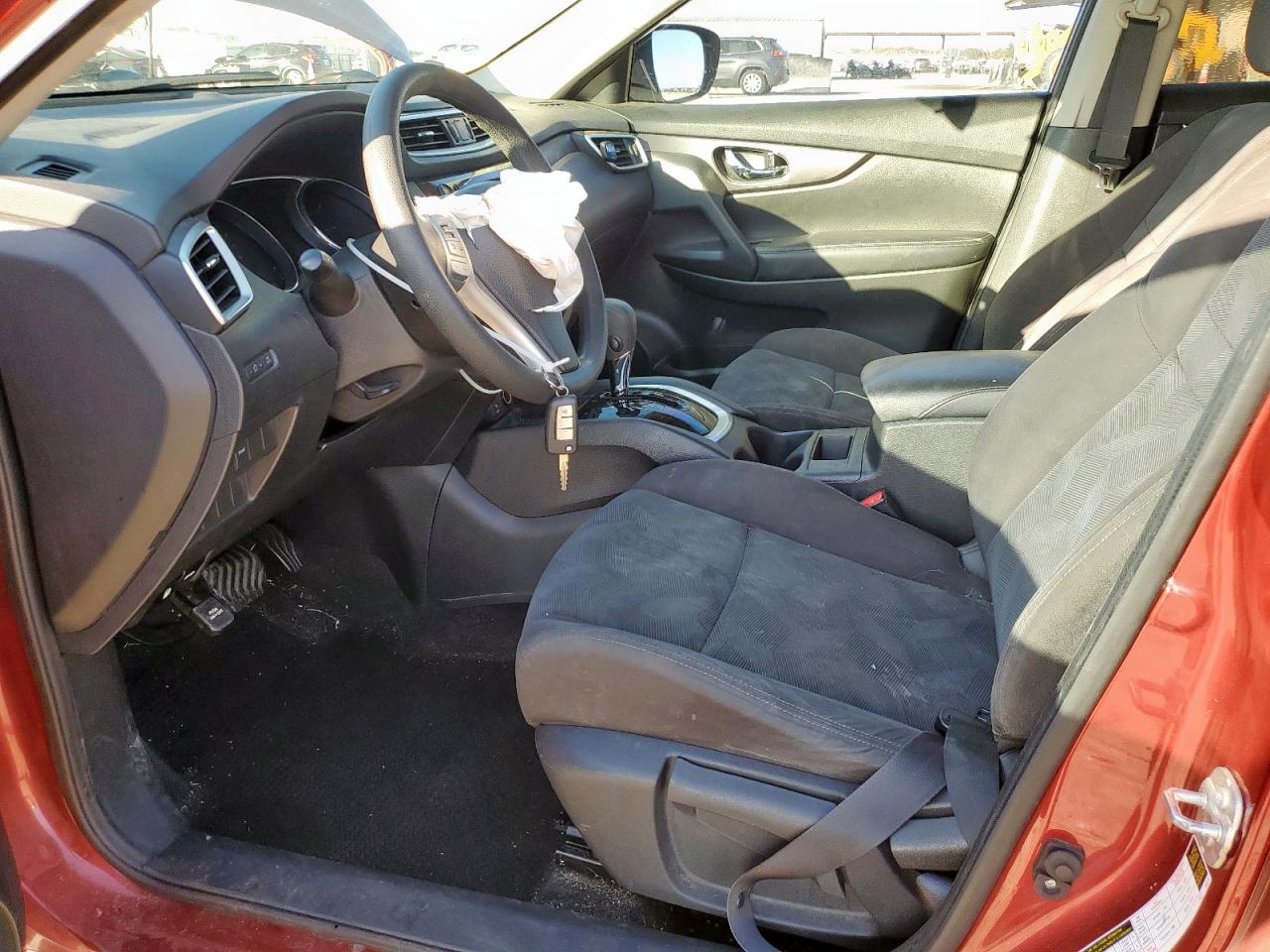 2016 Nissan Rogue S VIN: KNMAT2MT8GP670330 Lot: 92411105