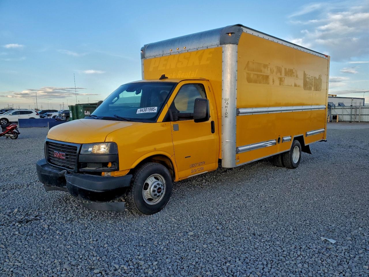 2022 GMC Savana Cut - Box Truck