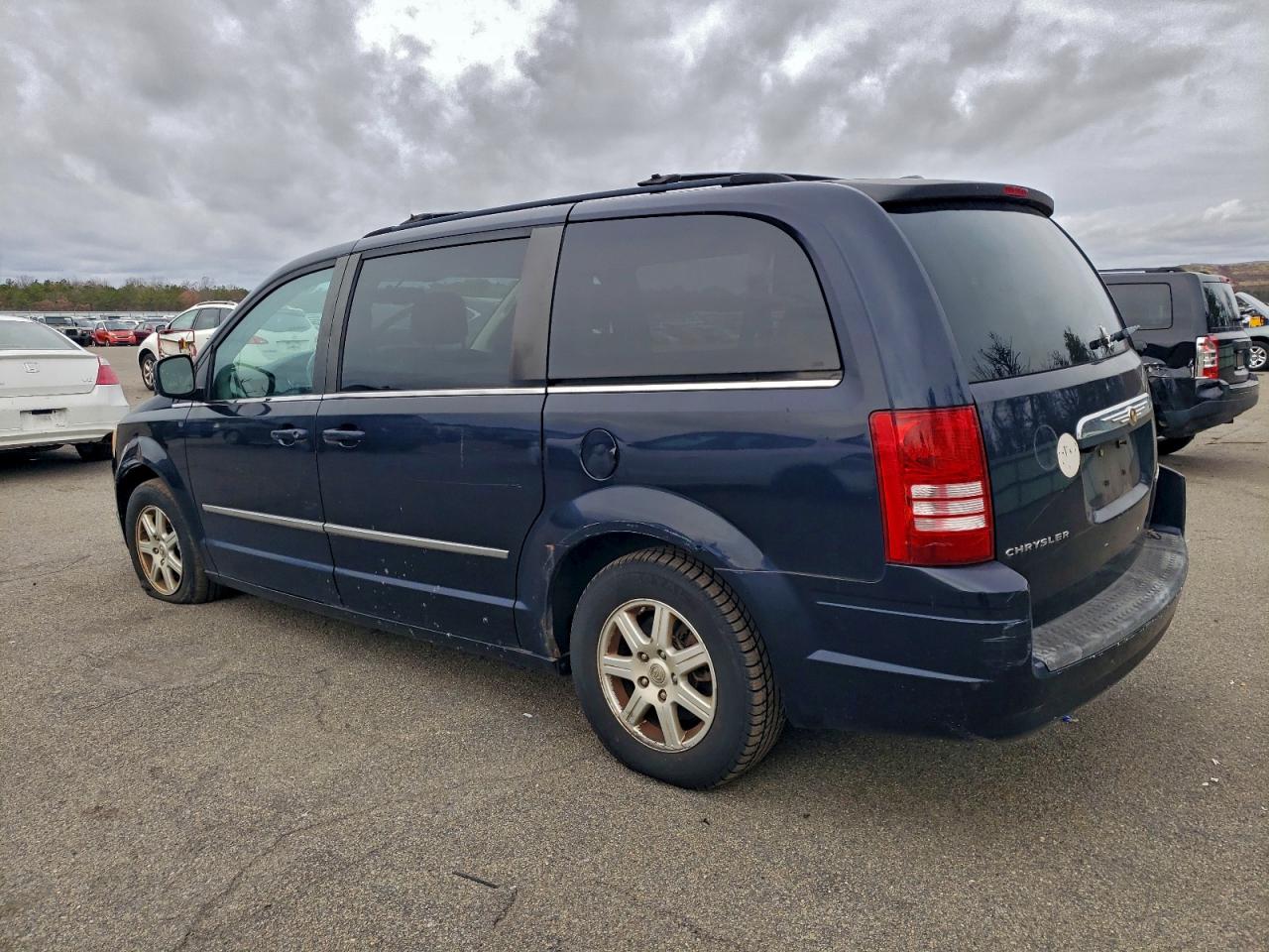 2011 Chrysler Town & Country Touring Plus VIN: 2A4RR8D16AR423939 Lot: 94296485