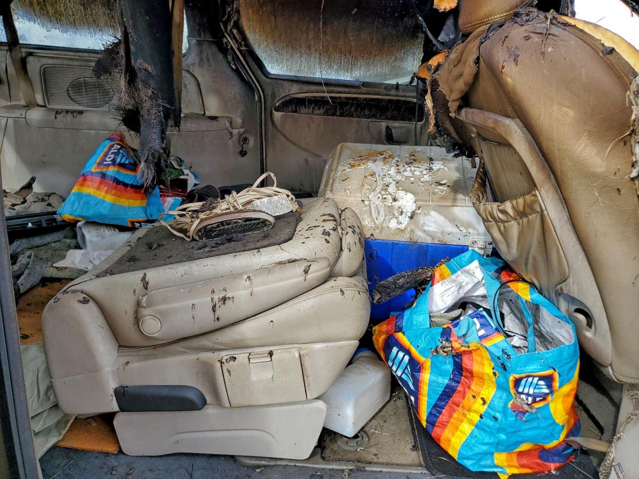 2005 Chrysler Town & Country Limited VIN: 2C4GP64L85R478486 Lot: 94542255