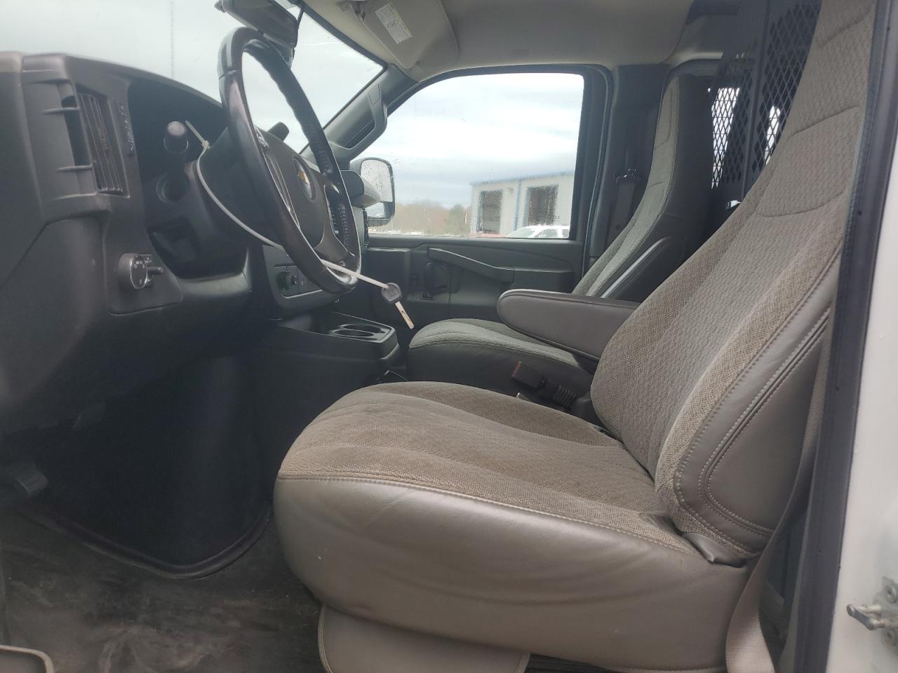 2019 Chevrolet Express 2500 Delivery Van VIN: 1GCWGAFP7K1316430 Lot: 91256925
