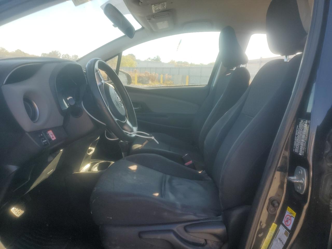 2015 Toyota Yaris VIN: VNKKTUD3XFA033853 Lot: 92203905