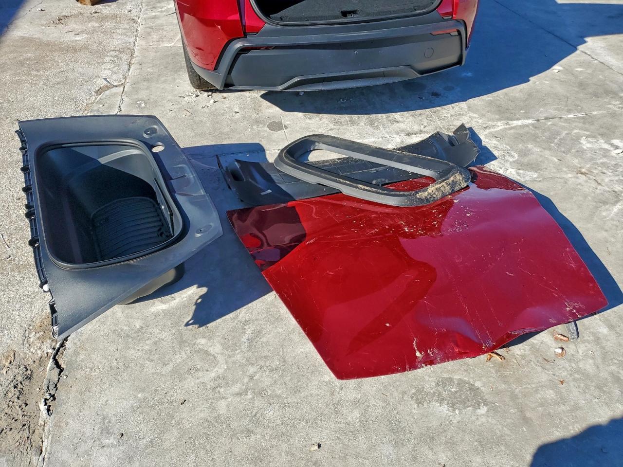 2026 Tesla Model Y VIN: 7SAYGDEEXTA495923 Lot: 93447245