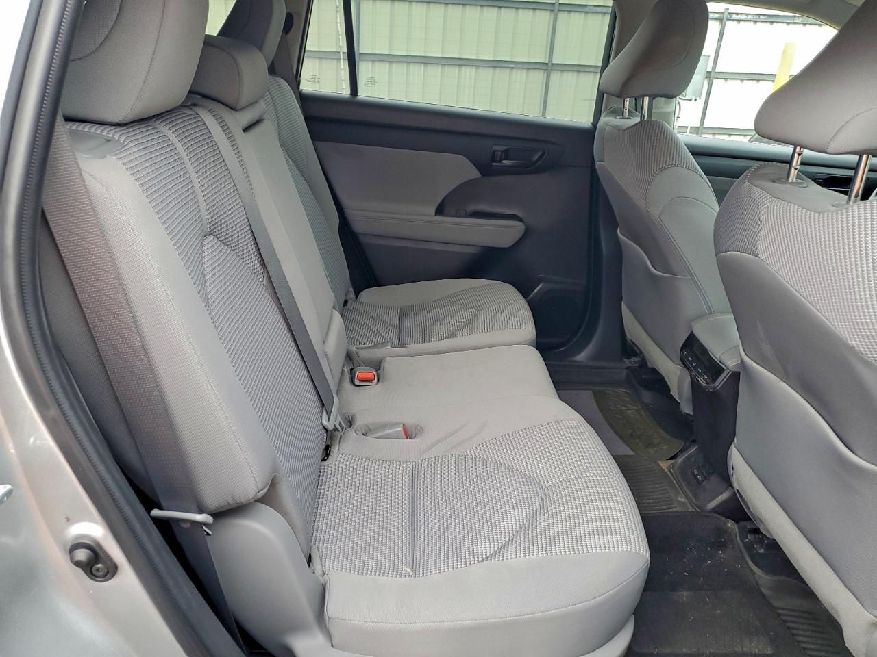 2022 Toyota Highlander L VIN: 5TDBZRBH8NS214941 Lot: 94038265