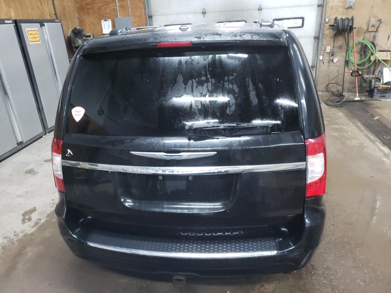 2014 Chrysler Town & Country Touring VIN: 2C4RC1BG7ER338829 Lot: 92002015