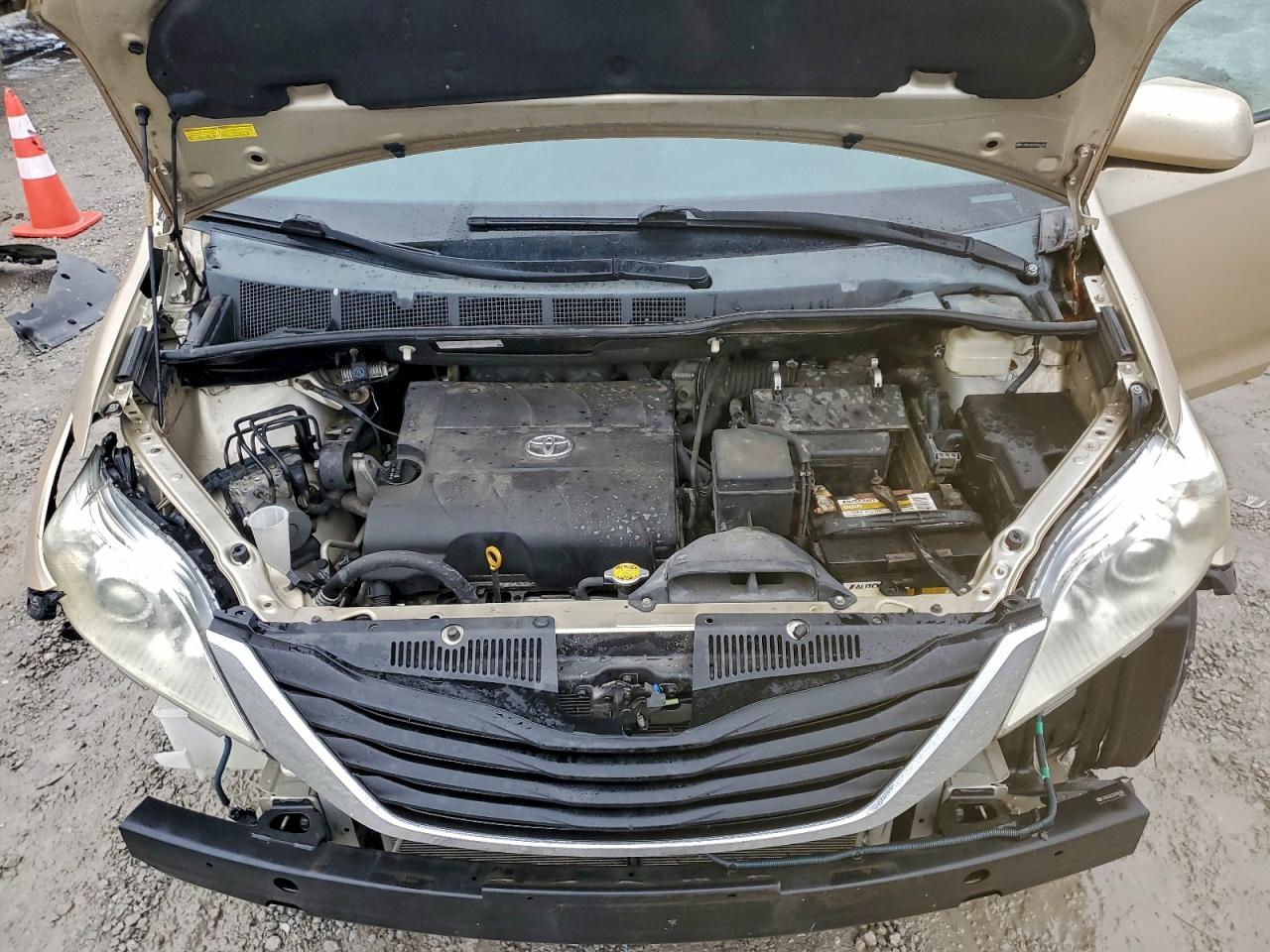 2011 Toyota Sienna Le VIN: 5TDKK3DC2BS004785 Lot: 92495865